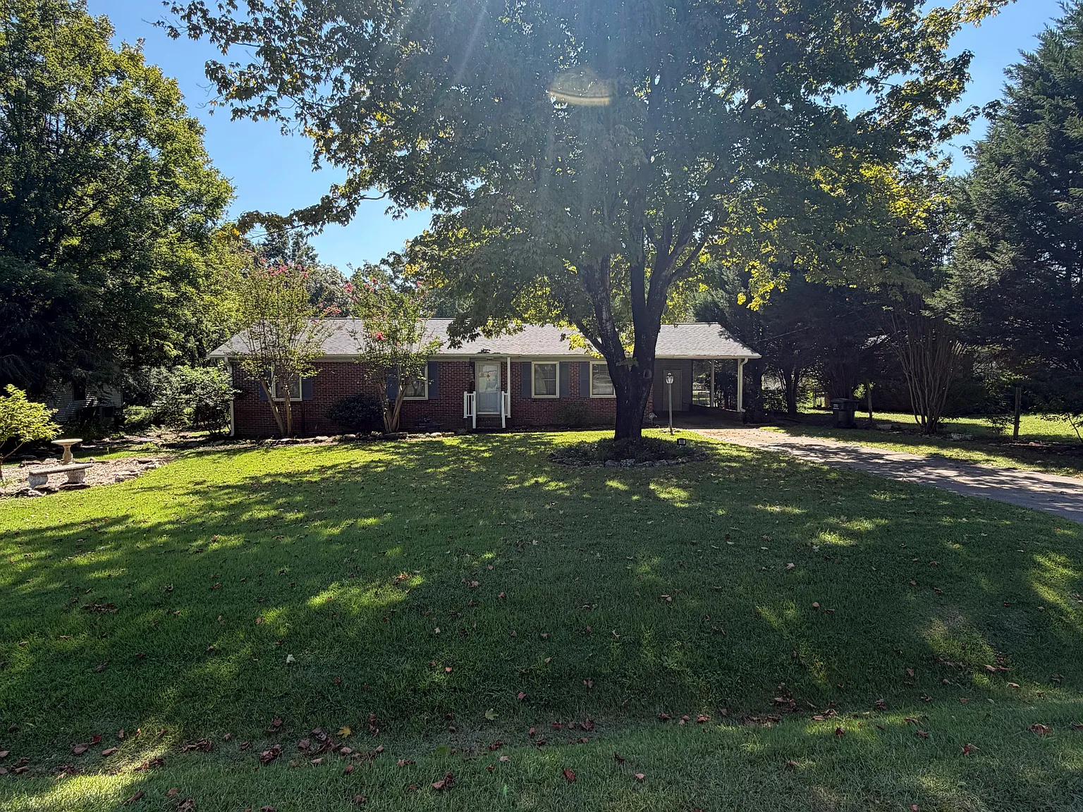 3 bed, 1489 sqft, $1,950 — Photo 1