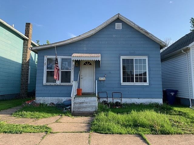 2nd image of 229 5th Ave N