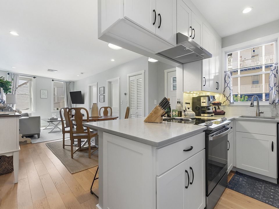 1st image of 270 Bunker Hill St APT 2