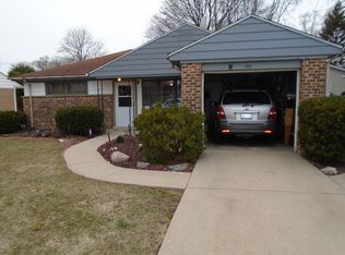 944 S 6th Ave, Des Plaines, IL 60016