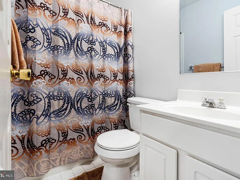 8415 Gold Sunset Way — Photo 18