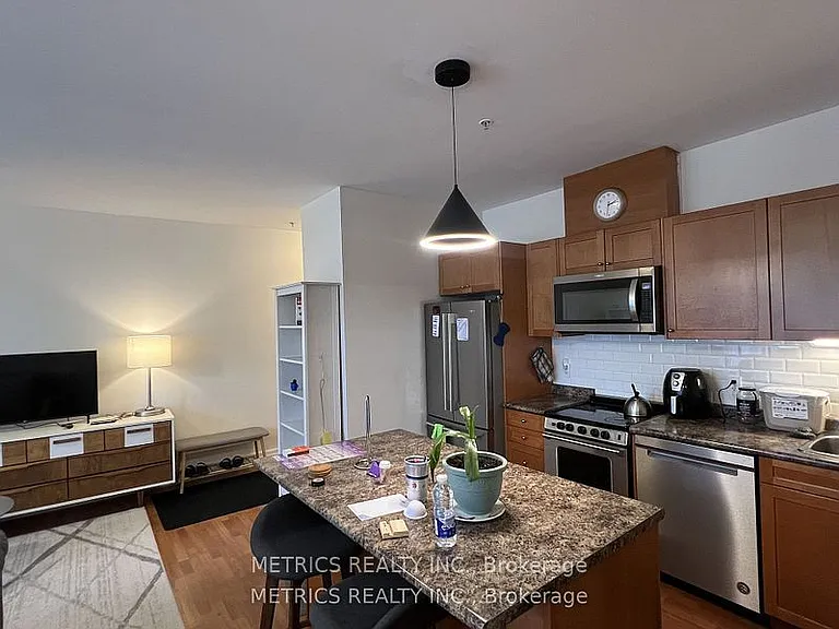 459 Kerr St #201 — Photo 6