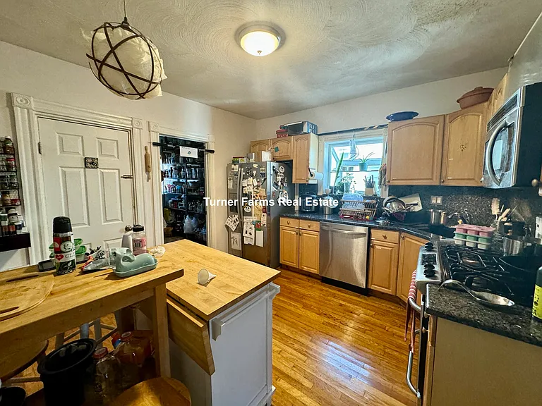35 Cameron Ave #2R — Photo 3