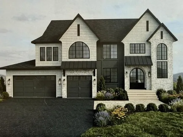 9201 Timberland Trl, Eden Prairie, MN 55347