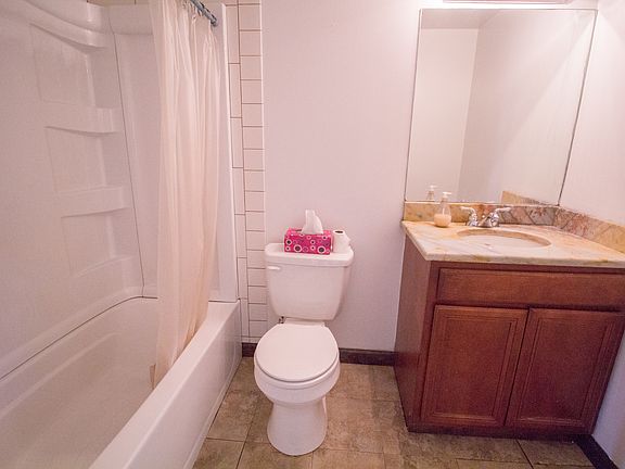 5th image of 1508 Sarah St APT 2