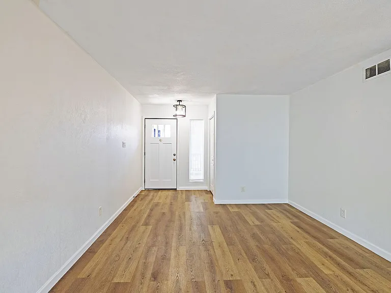2705 Windswept Cv — Photo 38