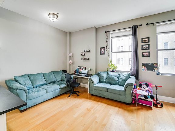 5th image of 4 Beacon Way APT 1411