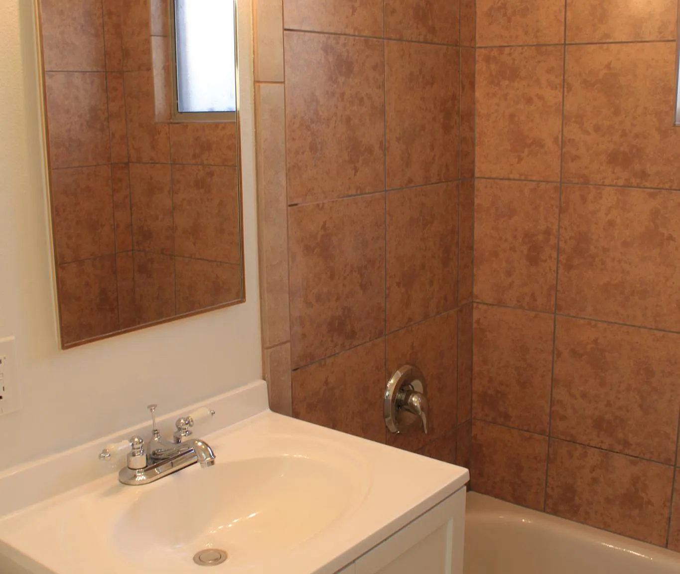 1 bed, 660 sqft, $995 — Photo 2