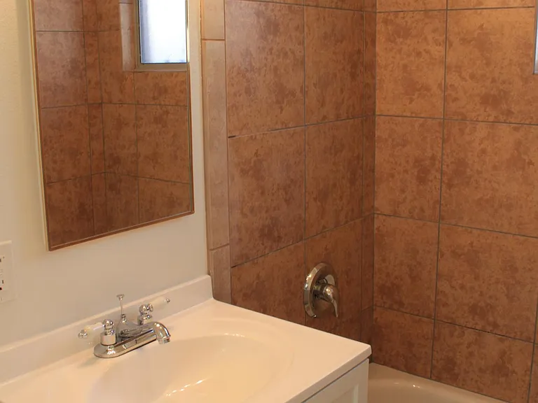 308 W Cincinnati Ave — Photo 2