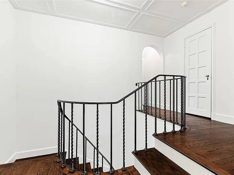 6 Fox Meadow Rd — Photo 9