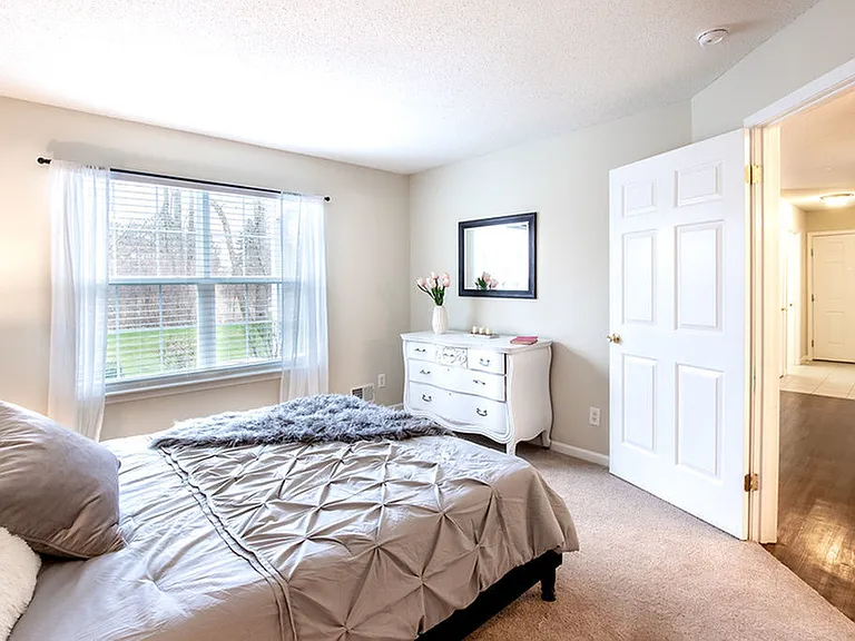 Autumn Creek Apartments — Photo 12