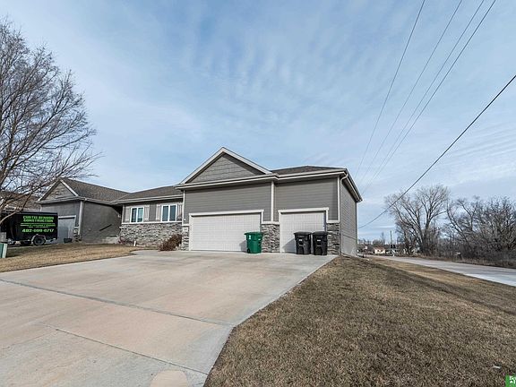 3rd image of 2602 Fountain Cir
