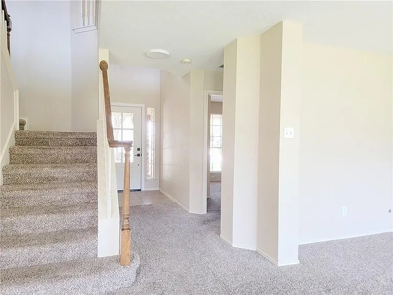 610 Cenizo Path — Photo 3