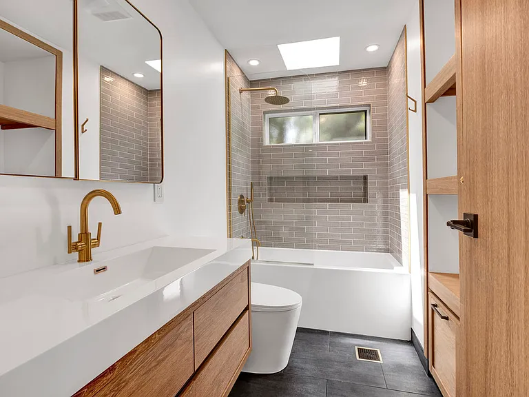 1138 1/2 Poinsettia Pl — Photo 12