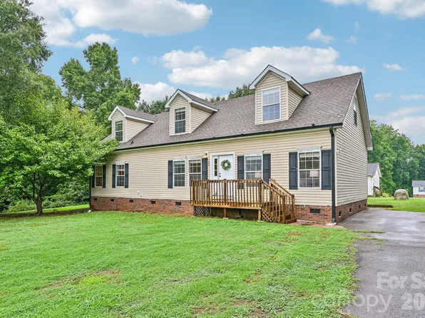 108 Grand Acres Ln, Maiden, NC 28650
