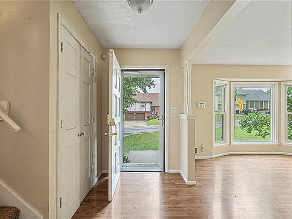5th image of 8918 Booth Ave