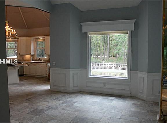 5th image of 13 Coventry Ln