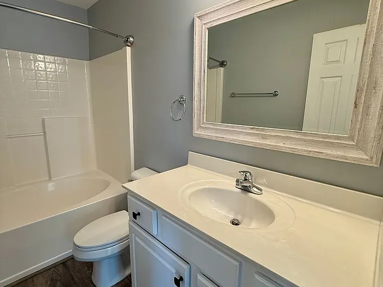 917 Creek Crossing Trl — Photo 14