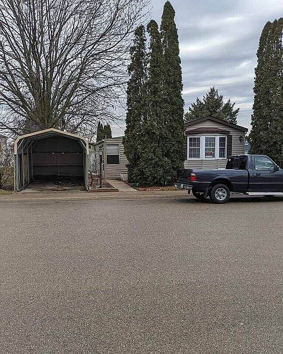 138 Cedar Heights Ct, Camanche, IA 52730 Zillow