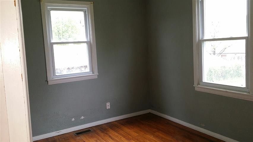 2nd image of 5312 North St