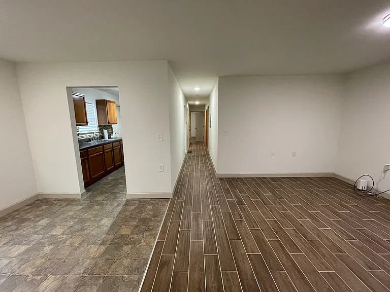 950 Smith St SW — Photo 3