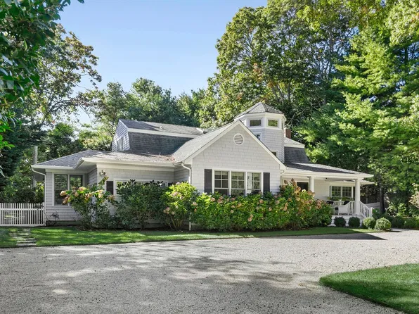 9 Foxcroft Ln, East Hampton, NY 11937