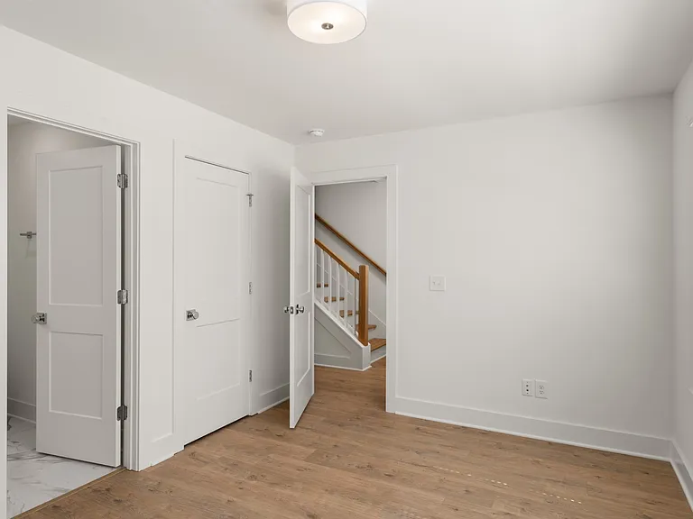 504 Edwin St #18 — Photo 14