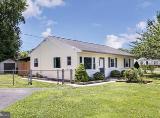 5801 Larsen St, Glen Burnie, MD 21061