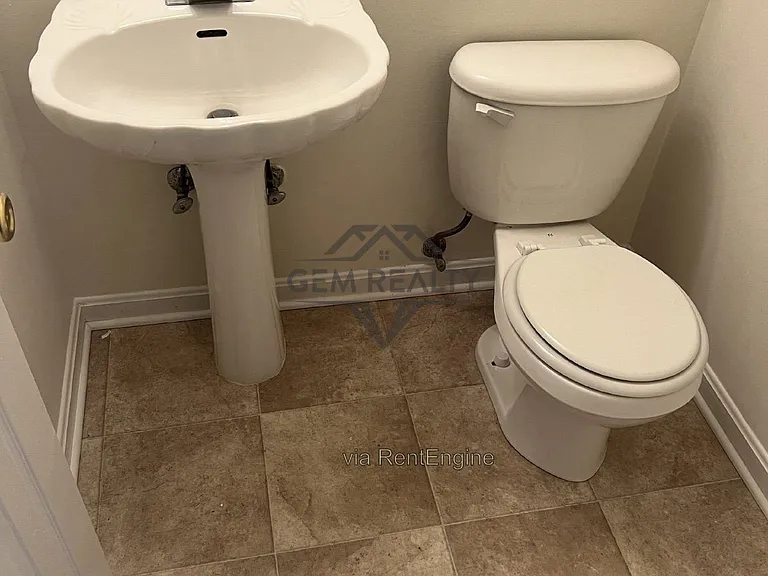 3211 Lancaster Ring Rd — Photo 26