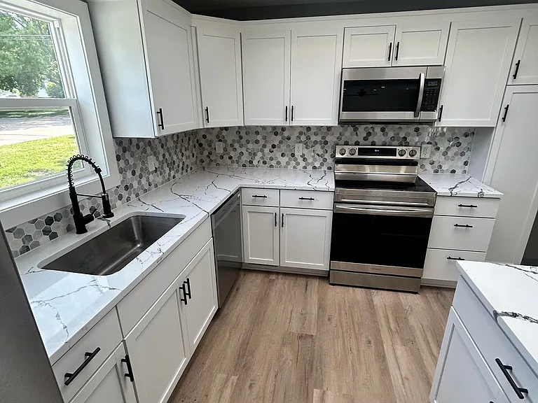 701 N 85th St — Photo 3