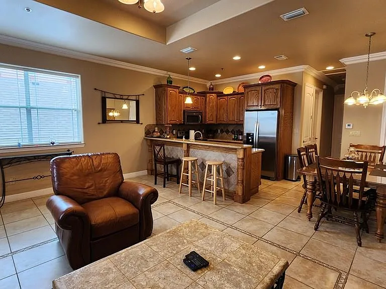 106 W Capricorn Dr — Photo 4