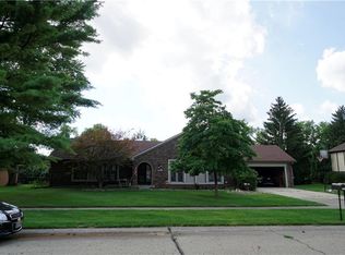1126 Waterford Dr, Greenwood, IN 46142