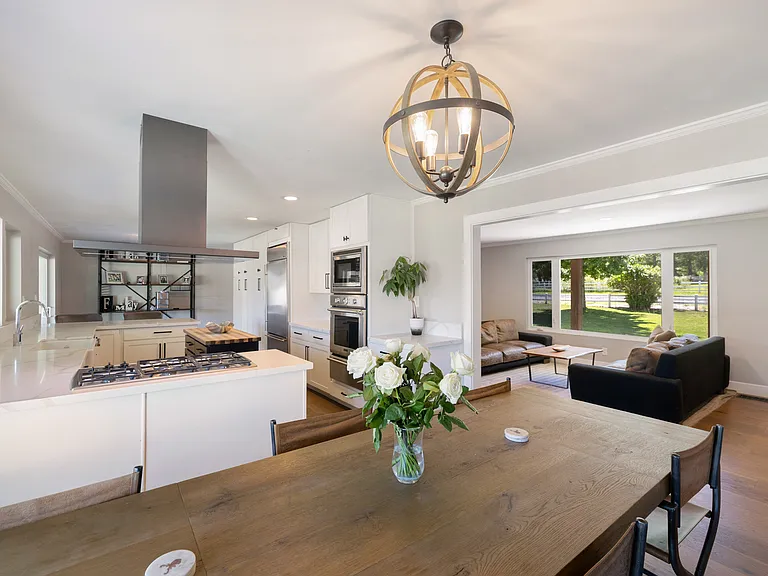 2241 Pioneer Trl — Photo 10