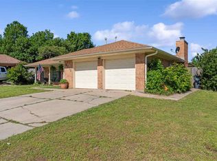 6118 NW Cheyenne Ave, Lawton, OK 73505
