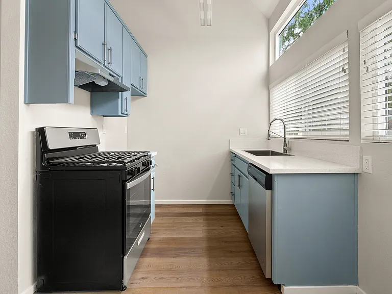 440 Linden Dr #2 — Photo 9