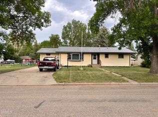 352 5th St NE, Garrison, ND 58540