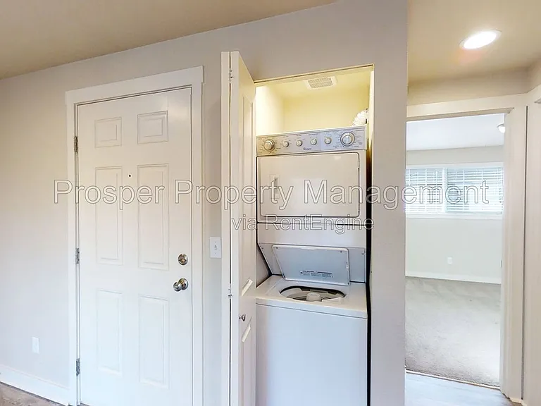 2301 S 74th St #14 — Photo 11