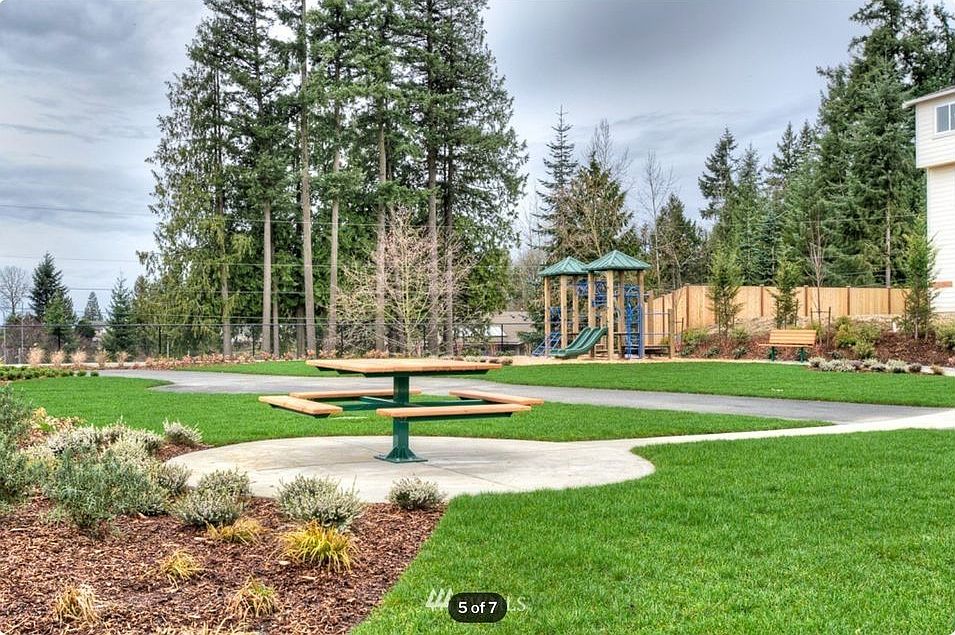 1st image of 1715 98th Ave SE