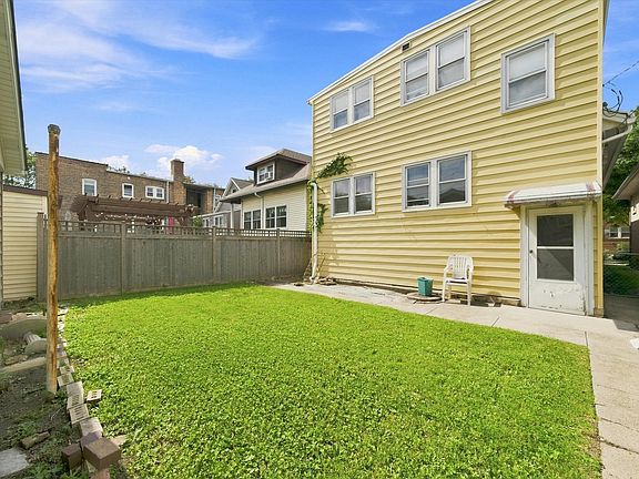 3rd image of 3811 N Francisco Ave