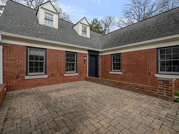 5th image of 211 Chenault Rd