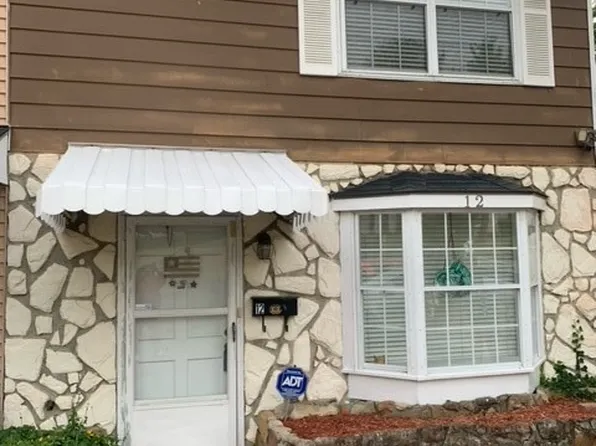 12 Warren Pl, Charleston, WV 25302