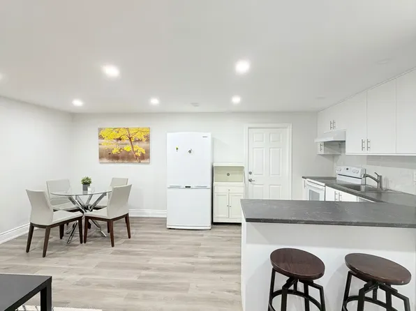 3477 Riverspray Cres, Mississauga, ON L4Y 3M6