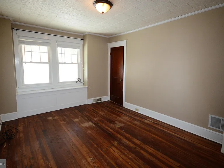 623 Guilford Ave — Photo 16