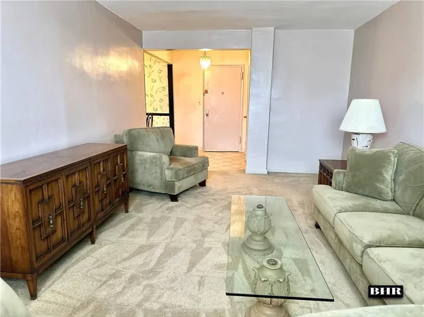 2265 Gerritsen Avenue image 11 of 16