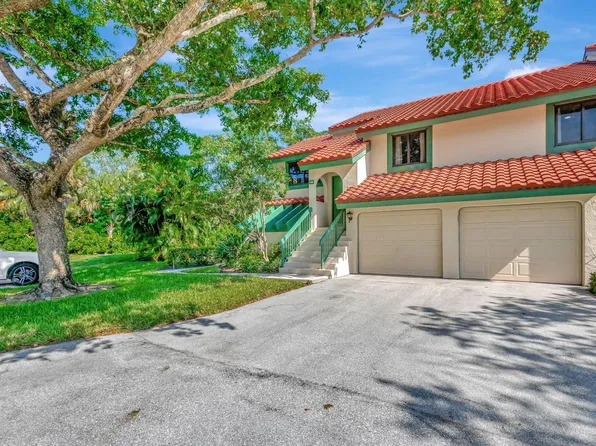 18 Lexington Lane W #E, Palm Beach Gardens, FL 33418