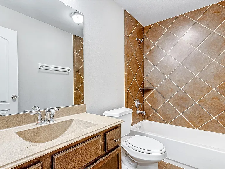 12943 Pecan Shores Dr — Photo 14