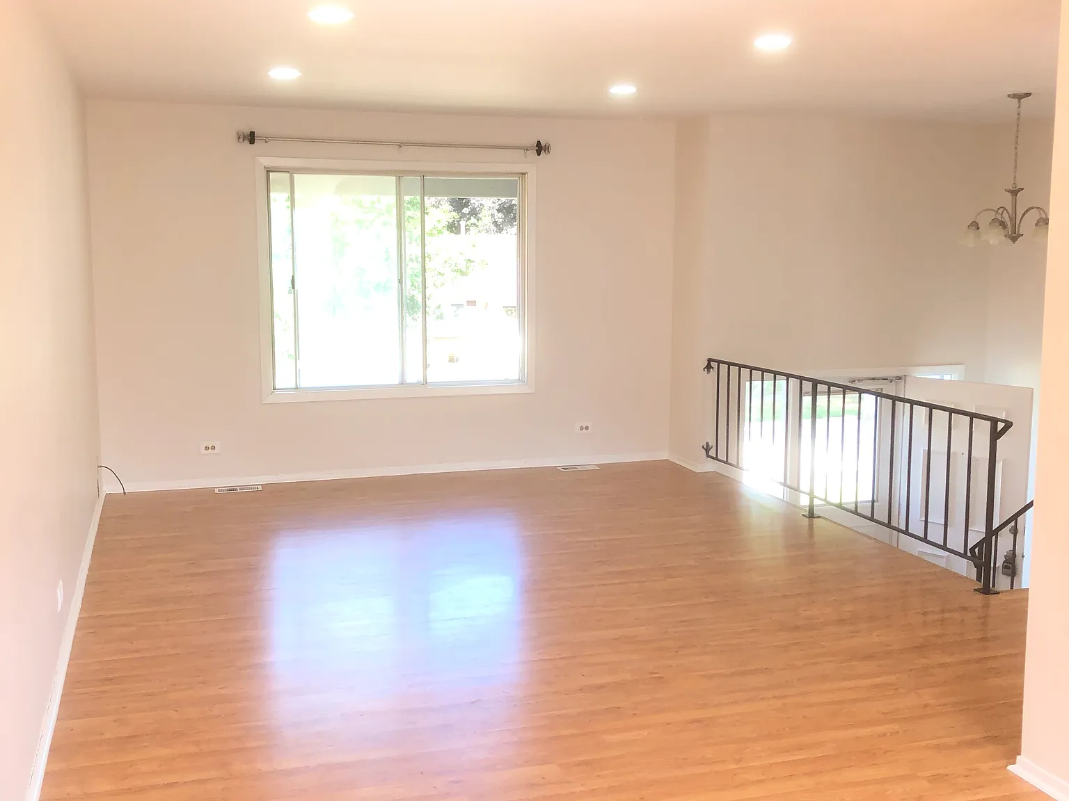 3 bed, 1700 sqft, $2,700 — Photo 3