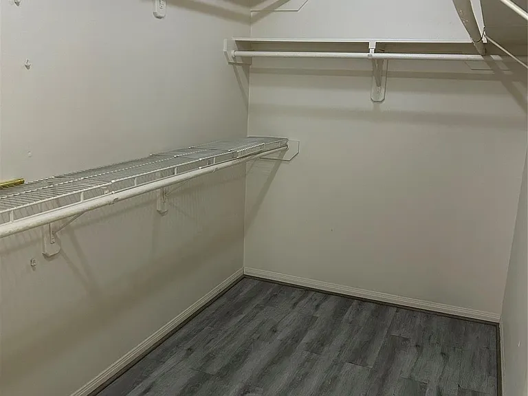 6005 Chatham Woods Dr — Photo 13