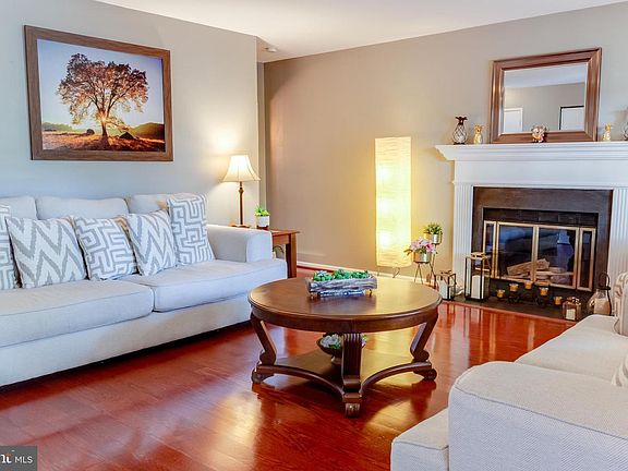 4th image of 20557 Neerwinder St