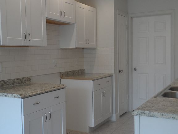 Subway tile back splash